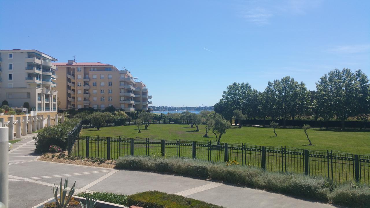 Appartement Les Pins Bleus à Juan-les-Pins Extérieur photo