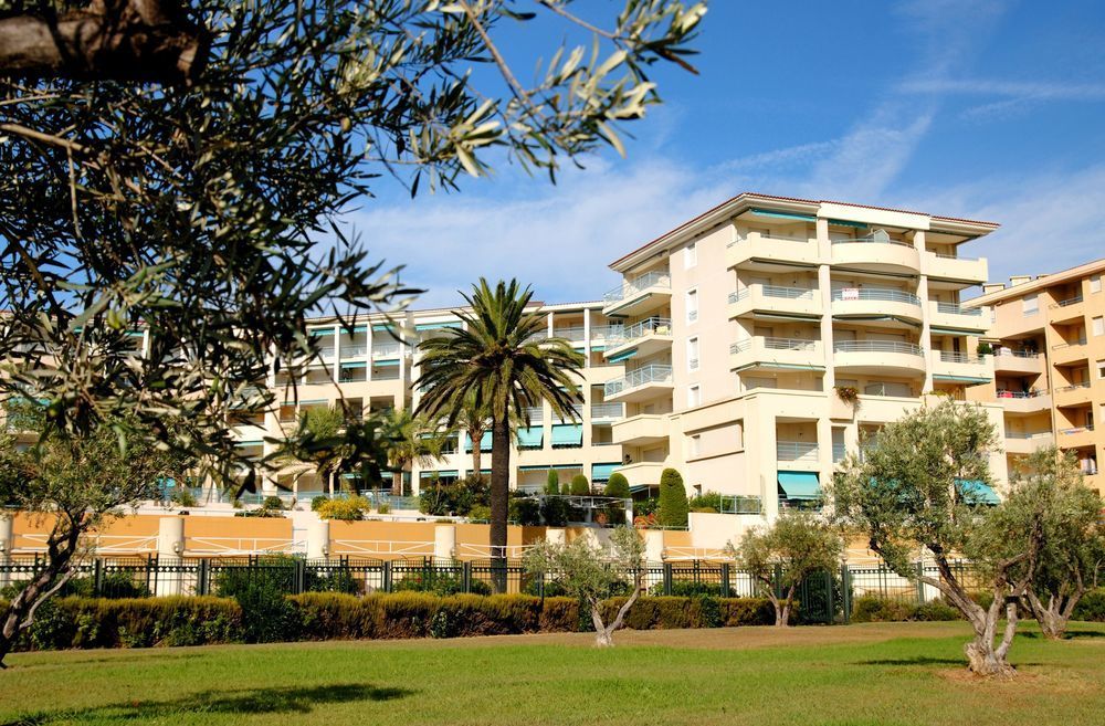 Appartement Les Pins Bleus à Juan-les-Pins Extérieur photo